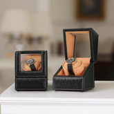 Envernadora de reloj simple en textura de cuero de avestruz con ventana transparente: exhibe tu reloj